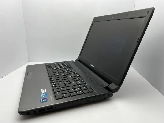 Ноутбук Medion Akoya E6228 / 15.6" (1366x768) TN / Intel Core i3-2350M (2 (4) ядра по 2.3 GHz) / 4 GB DDR3 / 128 GB SSD / Intel HD Graphics 3000 / WebCam б/в - зображення 4
