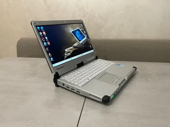 Захищений ноутбук Panasonic Toughbook CF-C2 / 12.5" (1366x768) IPS Touch / Intel Core i5-4300U (2 (4) ядра по 1.9 - 2.9 GHz) / 16 GB DDR3 / 256 GB SSD / Intel HD Graphics 4400 / WebCam / Стилус б/в - зображення 5