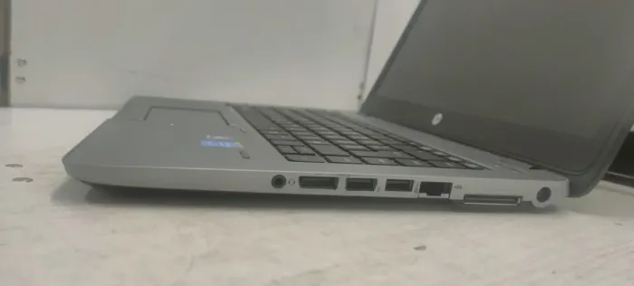 Ультрабук HP EliteBook 840 G2 / 14" TN / Intel Core i7-5600U (2(4) ядра по 2.6-3.2GHz) / 8GB DDR3 / 120GB SSD / HD Graphics 5500 / WebCam б/в - зображення 5