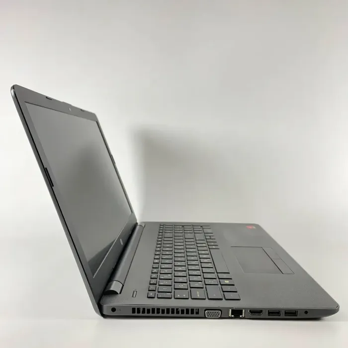 Ноутбук Б-клас HP 250 G6 / 15.6" (1920x1080) IPS / Intel Core i3-7020U (2 (4) ядра по 2.3 GHz) / 8 GB DDR4 / 128 GB SSD + 1000 GB HDD / AMD Radeon R5 M330, 2 GB DDR3, 64-bit / WebCam / HDMI б/в - изображение 4
