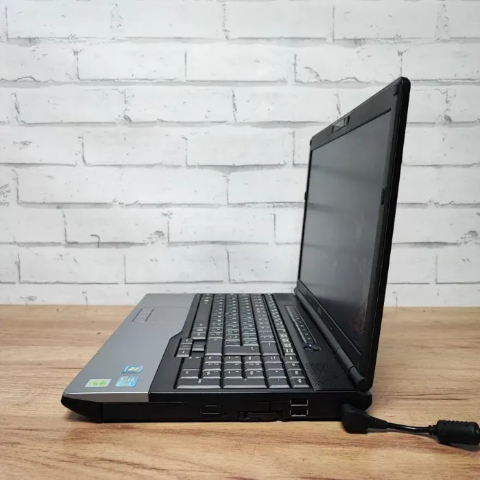 Ноутбук Б-клас Fujitsu LifeBook E782 / 15.6" (1366x768) TN / Intel Core i5-3320M (2 (4) ядра по 2.6 - 3.3 GHz) / 8 GB DDR3 / 128 GB SSD / Intel HD Graphics 4000 / WebCam / Без АКБ б/в - зображення 7