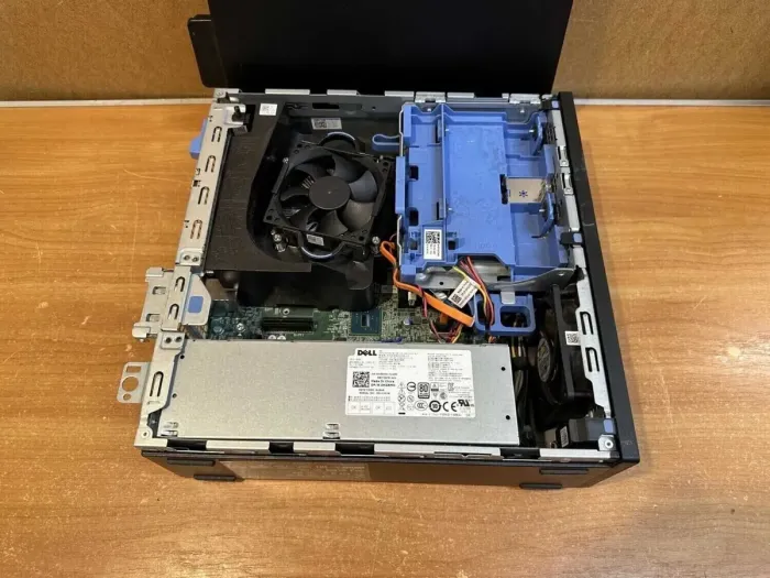 Комп'ютер Б-клас Dell OptiPlex 7040 SFF / Intel Core i5-6500 (4 ядра по 3.2 -3.6 GHz) / 8 GB DDR4 / 240 GB SSD / Intel HD Graphics 530 / 180W / DVD-RW / DisplayPort / HDMI б/в - зображення 6