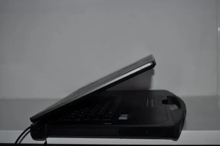 Напівзахищений ноутбук Getac S410 G2 / 14" (1366x768) TN Touch / Intel Core i3-7100U (2 (4) ядра по 2.4 GHz) / 8 GB DDR4 / 128 GB SSD / Intel HD Graphics 620 / Wi-Fi / Bluetooth / Windows 11 Pro / Два АКБ / Стилус б/в - зображення 9