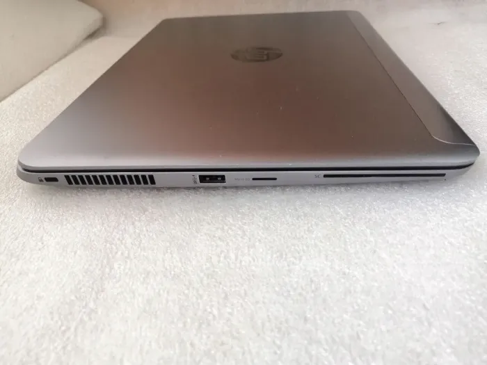 Ноутбук Б-клас HP EliteBook Folio 1040 G2 / 14" (1600x900) TN / Intel Core i5-5200U (2 (4) ядра по 2.2-2.7 GHz) / 8 GB DDR3 / 180 GB SSD / HD Graphics 5500 / Win 10 Pro б/в - зображення 4