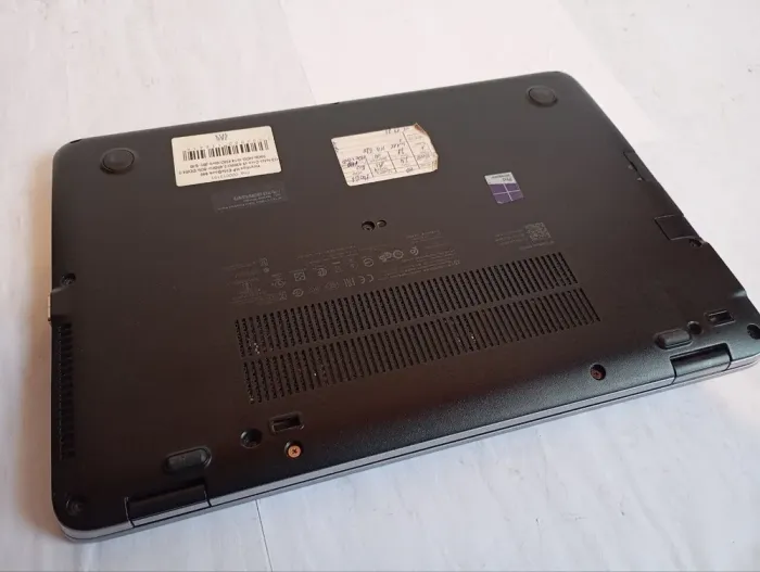 Ультрабук Б-клас HP EliteBook 840 G3 / 14" (1920x1080) TN / Intel Core i5-6300U (2 (4) ядра по 2.4 - 3.0 GHz) / 8 GB DDR4 / 120 GB SSD / Intel HD Graphics 520 / WebCam / Win 10 б/в - зображення 7