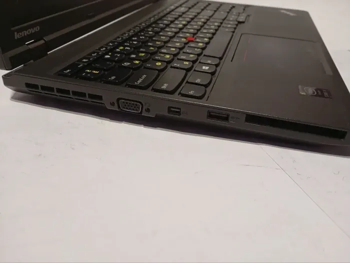 Ноутбук Lenovo ThinkPad L540 / 15.6" (1366x768) TN / Intel Core i5-4200M (2 (4) ядра по 2.5 - 3.1 GHz) / 8 GB DDR3 / 240 GB SSD / Intel HD Graphics 4600 / DVD-RW б/в - зображення 4