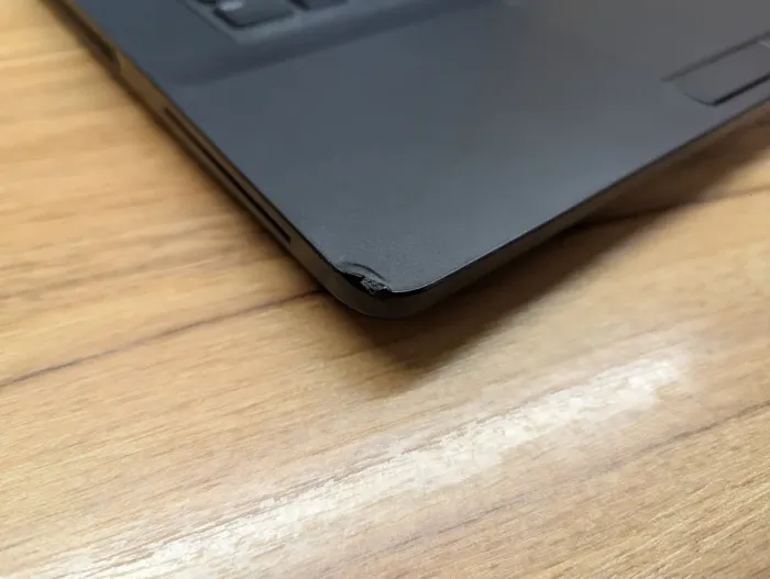 Ноутбук Б-клас Dell Latitude E5470 / 14" (1366x768) TN / Intel Core i5-6300U (2 (4) ядра по 2.4 - 3.0 GHz) / 8 GB DDR4 / 256 GB SSD / Intel HD Graphics 520 / WebCam / HDMI / Windows 10 б/в - зображення 4