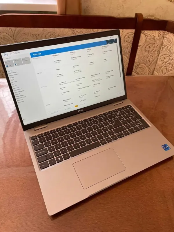 Мобільна робоча станція Dell Precision 3581 / 15,6" (1920x1080) IPS / Intel Core i7-13800H (14 (20) ядер по 4.0 - 5.2 GHz) / 32 GB DDR5 / 512 GB SSD / nVidia RTX A1000, 6 GB GDDR6, 96-bit / WebCam б/в - изображение 2