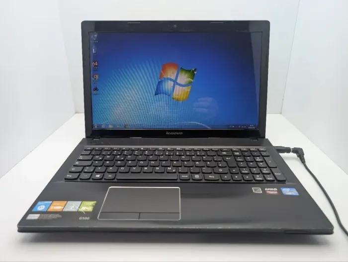 Ноутбук Lenovo G500 / 15.6" (1366x768) TN / Intel Core i5-3230M (2 (4) ядра по 2.6 - 3.2 GHz) / 8 GB DDR3 / 750 GB HDD / AMD Radeon HD 8770M, 2 GB GDDR5, 128-bit / WebCam / DVD-ROM б/в - зображення 2