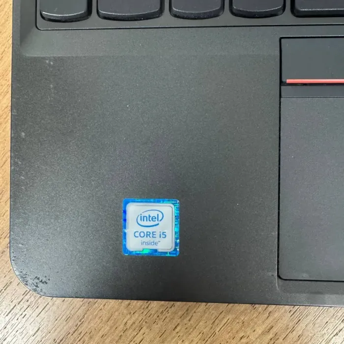 Ноутбук Б-клас Lenovo ThinkPad E560 / 15.6" (1366x768) TN / Intel Core i5-6200U (2 (4) ядра по 2.3 - 2.8 GHz) / 4 GB DDR3 / 128 GB SSD / Intel HD Graphics 520 / WebCam б/в - зображення 8