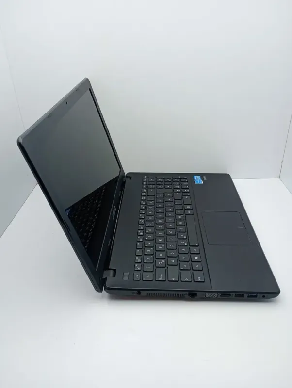 Ноутбук Asus X551 / 15.6" (1366x768) TN / Intel Core i3-3217U (2 ядра по 1.8 GHz) / 4 GB DDR3 / 120 GB SSD / Intel HD Graphics 4000 / WebCam б/в - зображення 5
