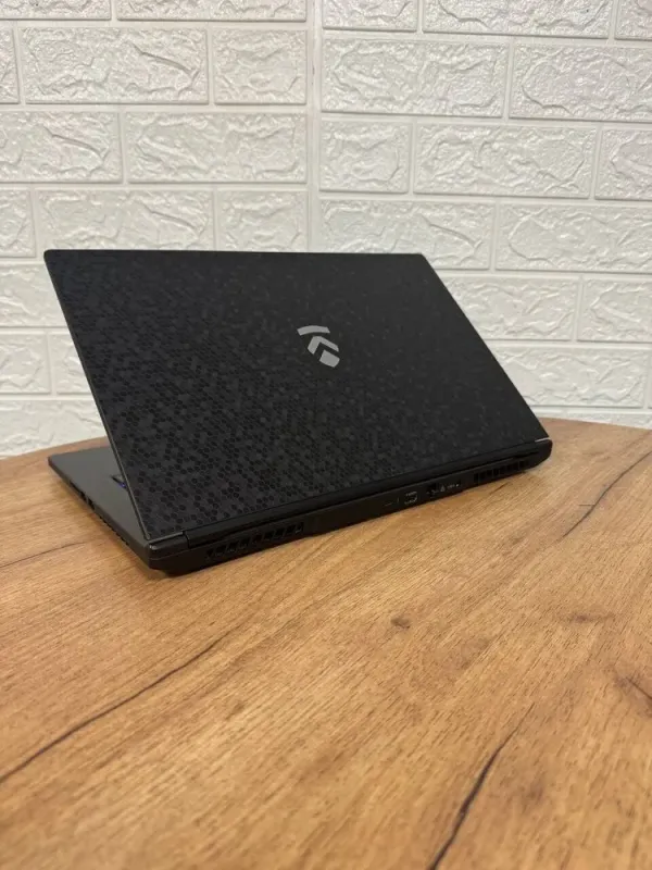 Ігровий ноутбук Eluktronics MAG-15 2070 / 15.6" (1920x1080) IPS / Intel Core i7-9750H (6 (12) ядер по 2.6 - 4.5 GHz) / 32 GB DDR4 / 1000 GB SSD / nVidia GeForce RTX 2070 Max-Q, 8 GB GDDR6, 256-bit / WebCam б/в - зображення 6