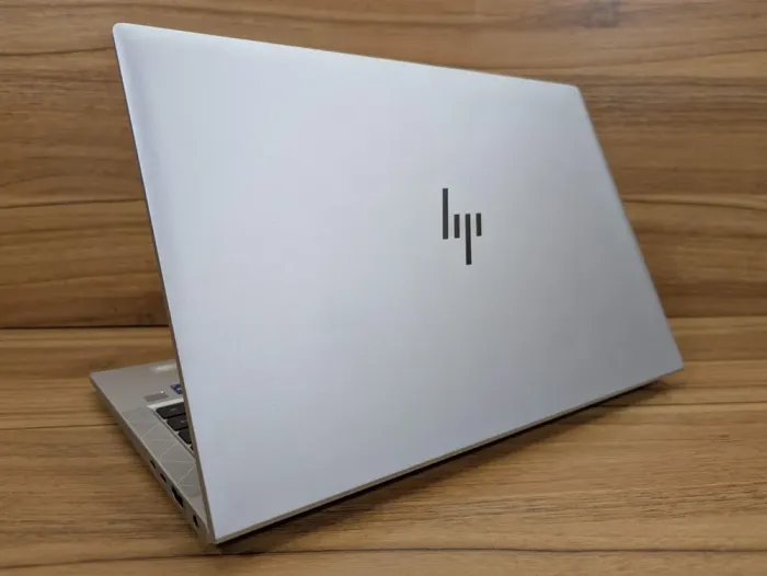 Ультрабук HP EliteBook 840 G8 / 14" (1920x1080) IPS / Intel Core i7-1185G7 (4 (8) ядра по 3.0 - 4.8 GHz) / 16 GB DDR4 / 512 GB SSD / Intel Iris Xe Graphics / WebCam / TouchID / Windows 10 б/в - зображення 7