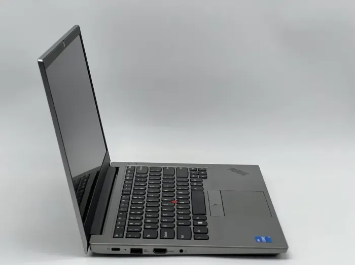 Ультрабук Lenovo ThinkPad E14 Gen 4 / 14" (1920x1080) IPS / Intel Core i5-1235U (10 (12) ядер по 3.3 - 4.4 GHz) / 16 GB DDR4 / 240 GB SSD / Intel Iris Xe Graphics / WebCam б/в - зображення 3