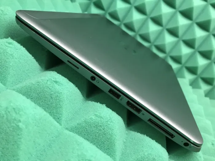 Ультрабук HP EliteBook Folio 1040 G1 / 14" TN / Core i7-4600U (2(4) ядра по 2.1-3.3 GHz) / 4GB DDR3 / 256GB SSD / HD Graphics 4400 / WebCam / DisplayPort б/в - зображення 8