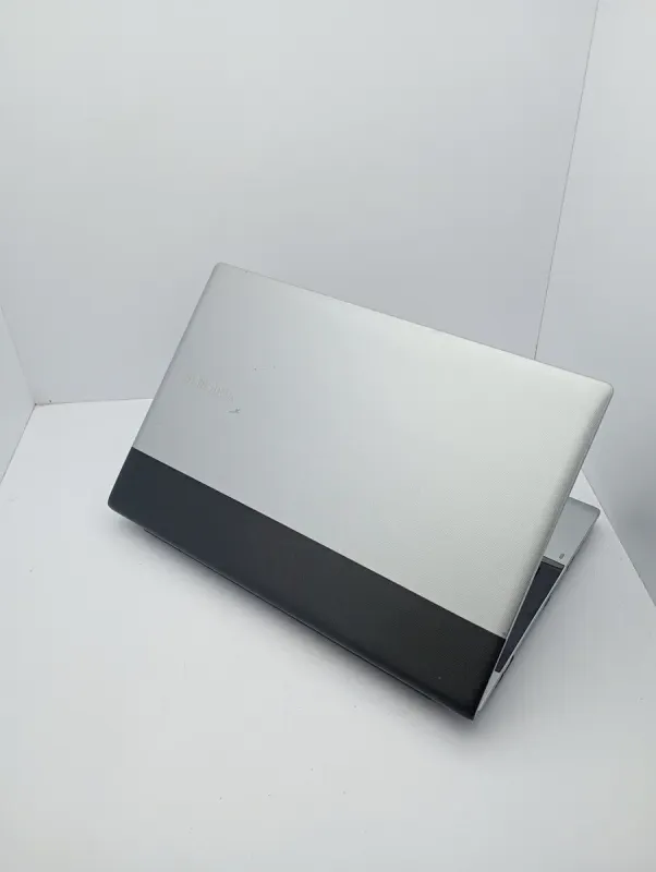 Ноутбук Samsung RV515 / 15.6" (1366x768) TN / AMD E-450 (2 ядра по 1.65 GHz) / 6 GB DDR3 / 120 GB SSD / AMD Radeon HD6320 / WebCam б/в - зображення 8