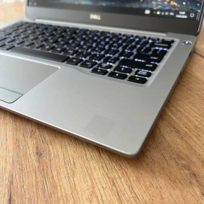 Ультрабук Б-клас Dell Latitude 7300 / 13.3" (1920x1080) IPS / Intel Core i5-8365U (4 (8) ядра по 1.6 - 4.1 GHz) / 8 GB DDR4 / 256 GB SSD / Intel UHD Graphics 620 / WebCam б/в - зображення 8