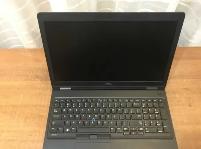 Ноутбук Dell Latitude E5570 / 15.6" (1920x1080) TN / Intel Core i5-6300U (2 (4) ядра по 2.4 - 3.0 GHz) / 8 GB DDR4 / 256 GB SSD / Intel HD Graphics 520 / WebCam б/в - зображення 5