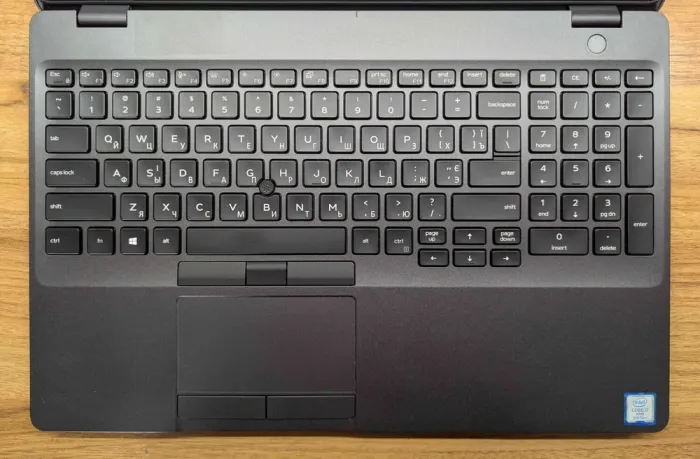 Ультрабук Dell Latitude 5500 / 15.6" (1920x1080) IPS / Intel Core i7-8665U (4 (8) ядра по 1.9 - 4.8 GHz) / 16 GB DDR4 / 512 GB SSD / AMD Radeon 540x, 2 GB GDDR5, 64-bit / WebCam / Windows 10 б/в - зображення 3