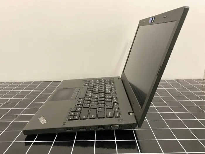 Ноутбук Б-клас Lenovo ThinkPad L460 / 14" (1920x1080) IPS / Intel Core i3-6100U (2 (4) ядра по 2.3 GHz) / 4 GB DDR4 / 192 GB SSD / Intel HD Graphics 520 / WebCam / miniDP б/в - зображення 6