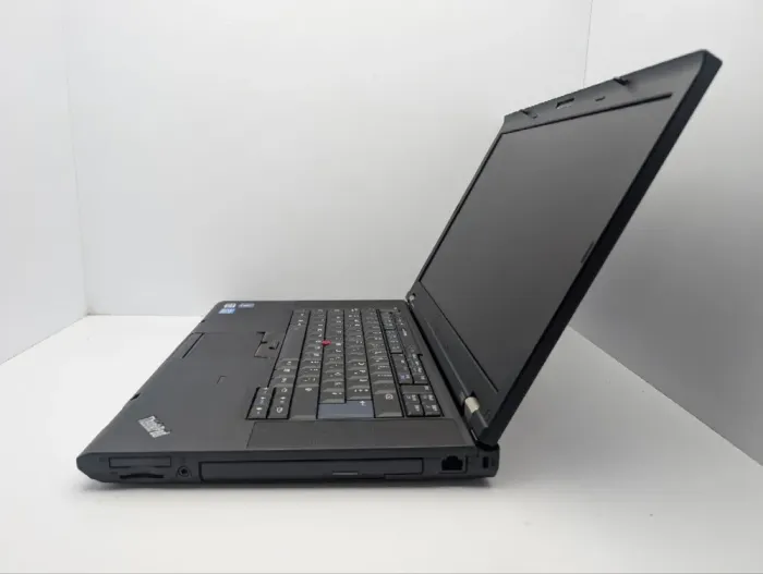 Ноутбук Lenovo ThinkPad T520 / 15.6" (1366x768) TN / Intel Core i5-2520M (2 (4) ядра по 2.5 - 3.2 GHz) / 6 GB DDR3 / 240 GB SSD / Intel HD Graphics 3000 / WebCam / DVD-ROM б/в - зображення 5