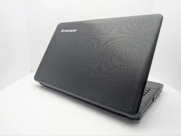 Ноутбук Lenovo G550 / 15,6" (1366x768) TN / Intel Pentium T4400 (2 ядра по 2,2 ГГц) / 6 ГБ DDR3 / 250 ГБ HDD / Intel Graphics 4000 / WebCam / DVD-ROM / АКБ не тримає заряд б/в - изображение 7