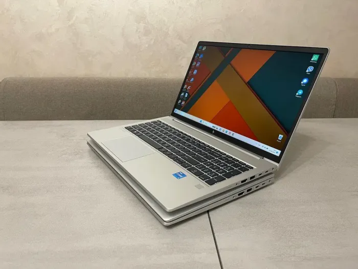 Ультрабук HP EliteBook 650 G10 / 15.6" (1920x1080) IPS / Intel Core i5-1345U (10 (12) ядер 3.5 - 4.7 GHz) / 16 GB DDR4 / 256 GB SSD M.2 / Intel Iris Xe Graphics / WebCam / Fingerprint б/в - зображення 6