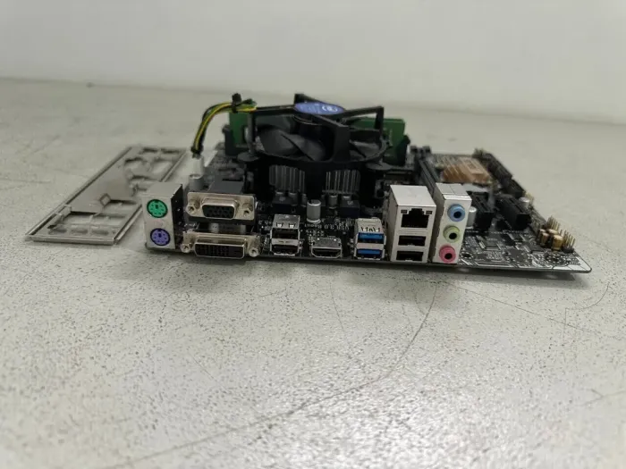 Комплект: материнська плата Asus H110M-A/M.2 / Intel Core i3-6100 (2 (4) ядра по 3.7 GHz) / 16 GB DDR4 / 256 GB SSD M.2 / Intel HD Graphics 530 / Socket LGA1151 / Кулер BOX б/в - зображення 3