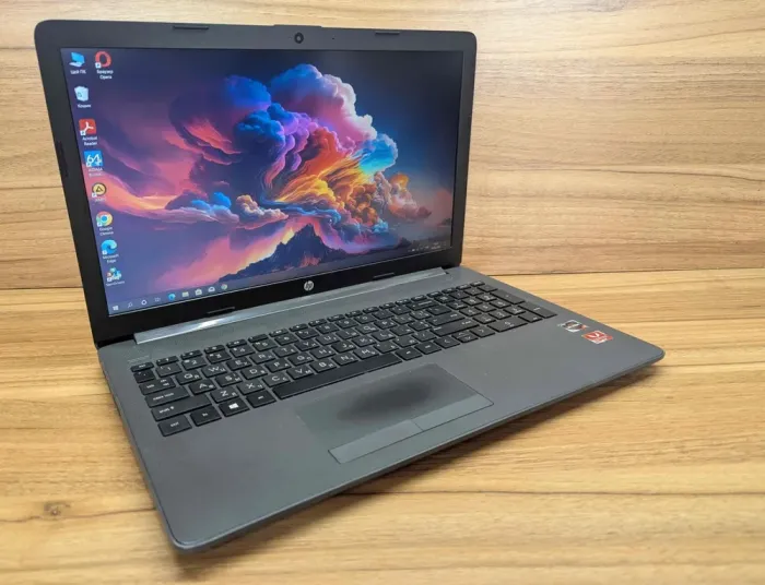 Ноутбук Б-клас HP 255 G7 / 15.6" (1920x1080) IPS / AMD Ryzen 3 2200U (2 (4) ядра по 2.5 - 3.4 GHz) / 8 GB DDR4 / 240 GB SSD / AMD Radeon Vega 6 Graphics / WebCam / Windows 10 б/в - зображення 5