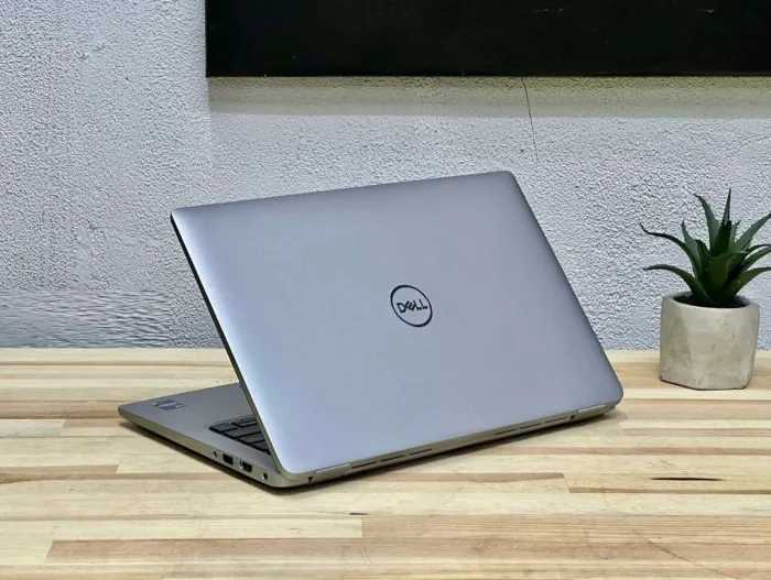 Ультрабук Dell Latitude 5440 / 14" (1920x1200) IPS / Intel Core i5-1245U (10 (12) ядер по 3.3 - 4.4 GHz) / 16 GB DDR4 / 256 GB SSD M.2 / Intel Iris Xe Graphics / WebCam / Win 11 Pro б/в - зображення 6
