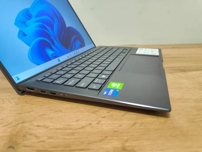 Ультрабук ASUS ZenBook 14 UX435E / 14" (1920x1080) IPS / Intel Core i7-1165G7 (4 (8) ядра по 2.8 - 4.7 GHz) / 16 GB DDR4 / 512 GB SSD / nVidia GeForce MX 450, 2 GB GDDR6, 64-bit / WebCam / Windows 11 Pro б/в - зображення 9