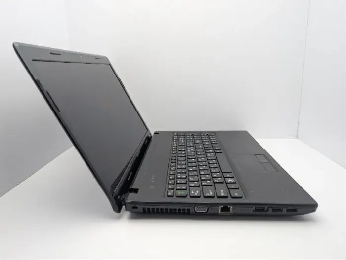 Ноутбук Lenovo G570 / 15.6" (1366x768) TN / Intel Core i3-2310M (2 (4) ядра по 2.1 GHz) / 8 GB DDR3 / 500 GB HDD / AMD Radeon HD 6370M, 1 GB GDDR3, 64-bit / WebCam / DVD-ROM б/в - зображення 4
