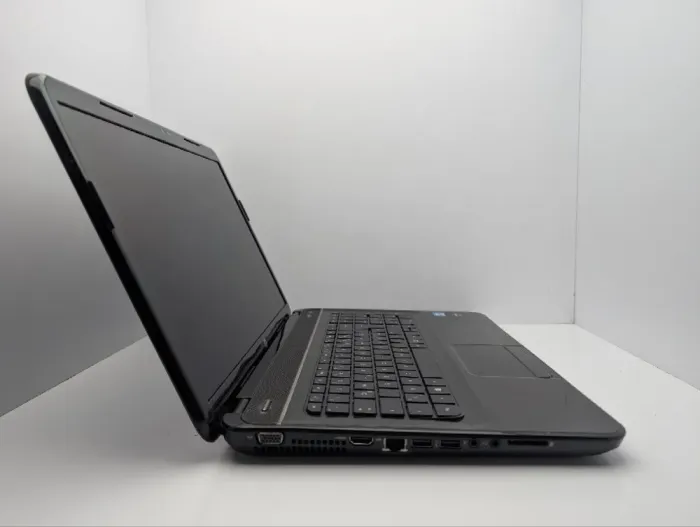 Ноутбук HP Pavilion g7-2241sg / 17.3" (1600x900) TN / Intel Core i5-3210M (2 (4) ядра по 2.5 - 3.1 GHz) / 6 GB DDR3 / 750 GB HDD / AMD Radeon HD 7610M, 1 GB GDDR3, 128-bit / WebCam / DVD-ROM б/в - зображення 4