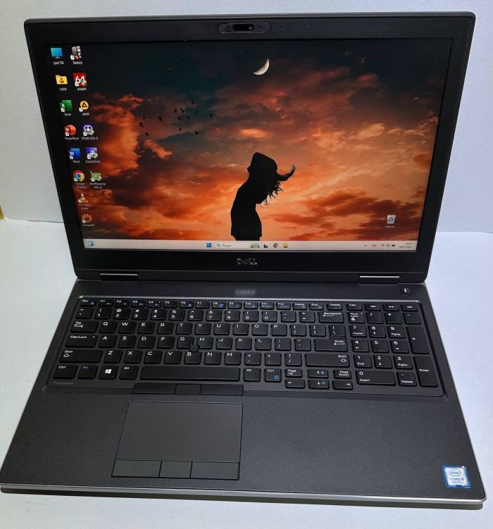 Мобільна робоча станція Б-клас Dell Precision 7540 / 15.6" (1920x1080) TN / Intel Core i9-9880H (8 (16) ядер по 2.3 - 4.8 GHz) / 32 GB DDR4 / 256 GB SSD + 256 GB SSD / nVidia Quadro T2000, 4 GB GDDR5, 128-bit / WebCam / Win 11 Pro б/в - зображення 2