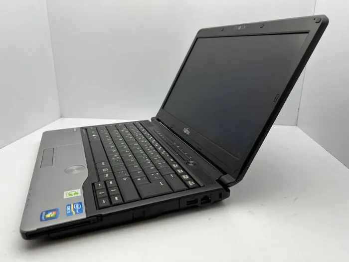 Ноутбук Fujitsu LifeBook S762 / 13.3" (1366x768) TN / Intel Core i5-3320M (2 (4) ядра по 2.6 - 3.3 GHz) / 4 GB DDR3 / 500 GB HDD / Intel HD Graphics 4000 / WebCam б/в - зображення 4