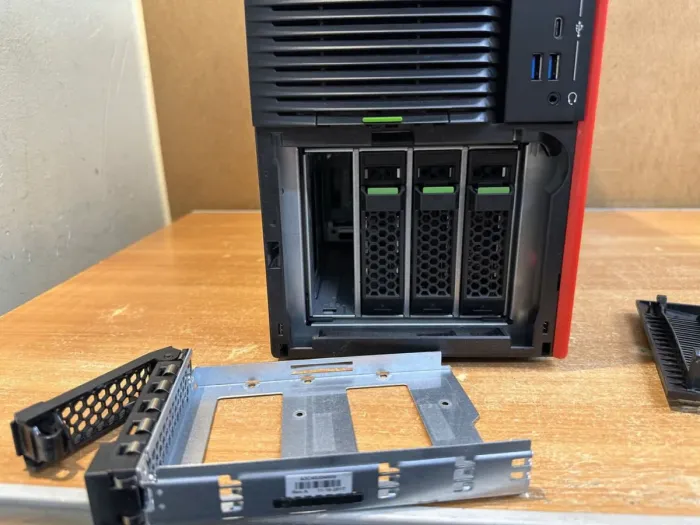 Робоча станція класу B Fujitsu Celsius M770n Tower / Intel Xeon W-2123 (4 (8) ядра по 3,6 - 3,9 ГГц) / 64 ГБ DDR4 / 512 ГБ SSD M.2 / nVidia Quadro P2000, 5 ГБ GDDR5, 160-біт / 450 Вт / DVD-ROM / DisplayPort б/в - зображення 7