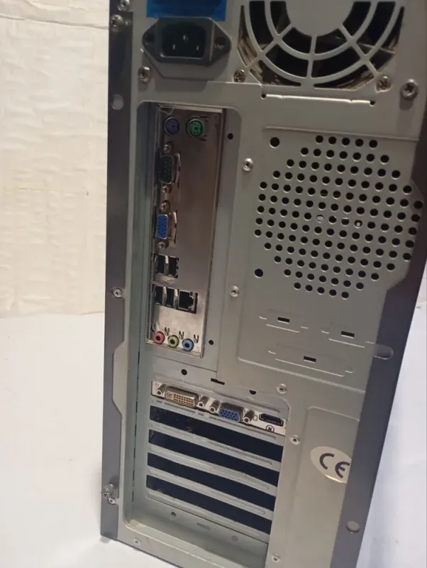 ПК Б-клас Asus Tower / Intel Core 2 Quad Q6700 (4 ядра по 2.66 GHz) / 4 GB DDR2 / 128 GB SSD / nVidia GeForce GT 220, 512 MB GDDR3, 128-bit / 400W / Win 10 б/в - зображення 4