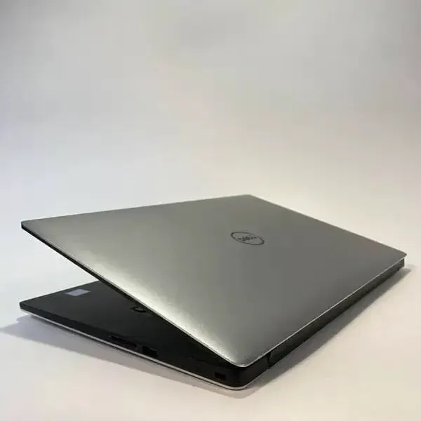 Ігровий ноутбук Б-клас Dell XPS 15 9560 / 15.6" (1920x1080) IPS / Intel Core i7-7700HQ (4 (8) ядра по 2.8 - 3.8 GHz) / 16 GB DDR4 / 512 GB SSD / nVidia Geforce GTX 1050, 4 GB GDDR5, 128-bit / HDMI б/в - зображення 7