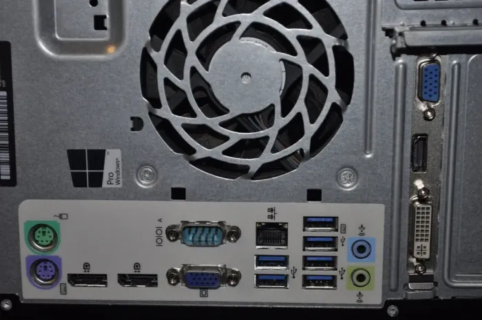 Комп'ютер HP EliteDesk 800 G2 Tower / Intel Core i7-6700 (4 (8) ядра по 3,4 - 4,0 ГГц) / 16 ГБ DDR4 / 240 ГБ SSD / nVidia GeForce GT 740, 4 ГБ GDDR3, 128-біт / DVD-ROM / Windows 11 Pro  б/в - зображення 6