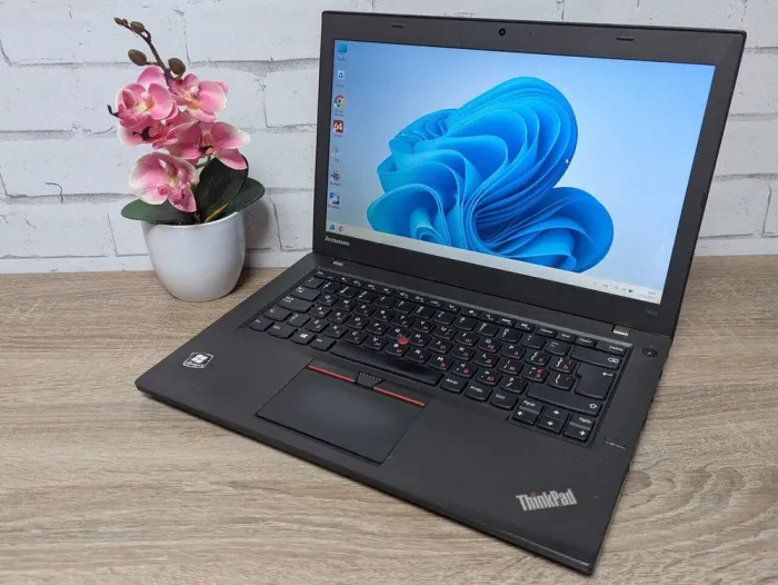 Ноутбук Б-клас Lenovo ThinkPad T450 / 14" (1366x768) TN / Intel Core i5-5300U (2 (4) ядра по 2.3 - 2.9 GHz) / 12 GB DDR3 / 128 GB SSD / Intel HD Graphics 5500 / WebCam б/в - зображення 6