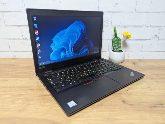 Ультрабук Lenovo ThinkPad L390 / 13.3" (1366x768) TN / Intel Core i3-8145U (2 (4) ядра по 2.1 - 3.9 GHz) / 16 GB DDR4 / 256 GB SSD / Intel UHD Graphics / WebCam б/в - зображення 3