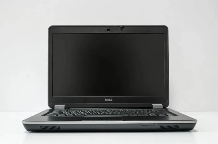 Ноутбук Dell Latitude E6440 / 14" (1920x1080) IPS / Intel Core i7-4610M (2 (4) ядра по 3.0 - 3.7 GHz) / 8 GB DDR3 / 240 GB SSD / AMD Radeon HD 8690M, 512 MB DDR3, 64-bit / WebCam / Win 10 Pro б/в - зображення 2
