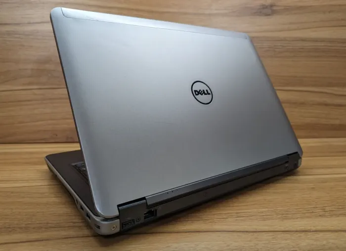 Ноутбук Б-класс  Dell Latitude E6440 / 14" (1600x900) TN / Intel Core i5-4300M (2 (4) ядра по 2.6 - 3.3 GHz) / 8 GB DDR3 / 256 GB SSD / Intel HD Graphic 4600 / WebCam / Windows 10 б/в - зображення 7