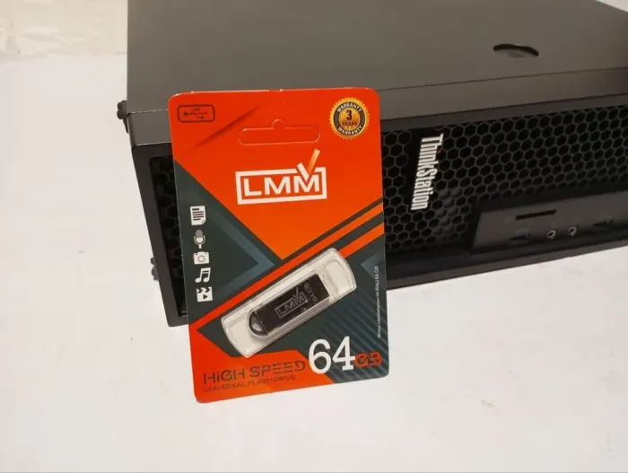 ПК Lenovo ThinkStation P310 SFF / Intel Core i5-6500 (4 ядра по 3.2 - 3.6 GHz) / 8 GB DDR4 / 256 GB SSD / Intel HD Graphics 530 + USB-флешка 64 GB б/в - зображення 7