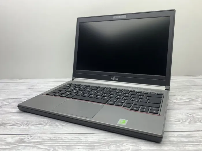 Ноутбук Б-клас Fujitsu LifeBook E734 / 13.3" (13668x768) TN / Intel Core i7-4610M (2 (4) ядра по 3.0 - 3.7 GHz) / 8 GB DDR3 / 240 GB SSD / Intel HD Graphics 4600 / WebCam б/в - зображення 3