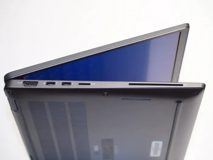 Ультрабук Dell Latitude 7410 / 14" (1920x1080) IPS / Intel Core i5-10310U (4 (8) ядра по 1.7 - 4.4 GHz) / 16 GB DDR4 / 256 GB SSD M.2 / Intel UHD Graphics / WebCam / Fingerprint / USB 3.2 / HDMI / Windows 10 б/в - зображення 5