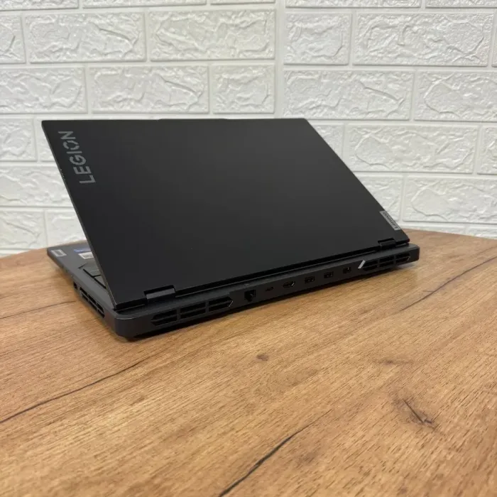 Ігровий ноутбук Lenovo Legion Pro 5 16IRX9 / 16" (2560x1600) IPS / Intel Core i9-14900HX (24 (32) ядра по 1.6 - 5.8 GHz) / 32 GB DDR5 / 1000 GB SSD NVMe / nVidia GeForce RTX 4070, 8 GB GDDR6, 128-bit / WebCam б/в - зображення 6
