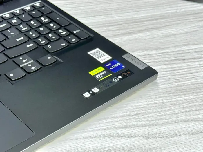 Ігровий ноутбук Lenovo Legion Pro 7 16IRX9H / 16.1" (2560x1600) IPS / Intel Core i9-14900HX (24 (32) ядра по 1.6 - 5.8 GHz) / 16 GB DDR5 / 1000 GB SSD M.2 / nVidia GeForce RTX 4080, 12 GB GDDR6X, 192-bit / WebCam / Win 11 Pro б/в - зображення 8