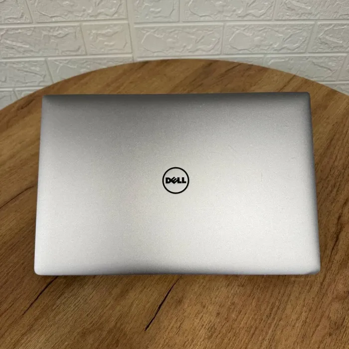 Мобільна робоча станція Б-клас Dell Precision 5510 / 15.6" (1920x1080) IPS / Intel Core i7-6820HQ (4 (8) ядра по 2.7 - 3.6 GHz) / 16 GB DDR4 / 256 GB SSD / nVidia Quadro M1000M, 2 GB GDDR5, 128-bit / WebCam б/в - зображення 3