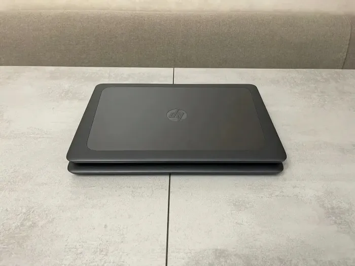 Мобільна робоча станція HP ZBook 15u G4 / 15.6" (1920x1080) TN / Intel Core i7-7500U (2 (4) ядра по 2.7 - 3.5 GHz) / 16 GB DDR4 / 250 GB SSD M.2 / AMD FirePro W4190M, 2 GB GDDR5, 128-bit / WebCam / USB 3.1 / DisplayPort б/в - зображення 7